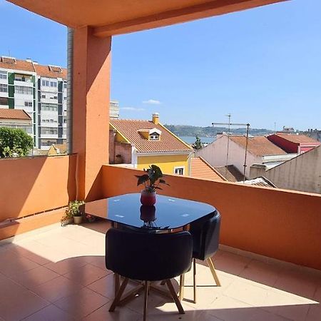 Апартаменты Relax In Lisbon For 4 People With Terrace And Parking Экстерьер фото